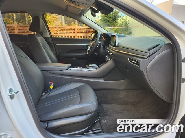 Hyundai Sonata (DN8) 2.0 Premium Family 2021 — фото 10