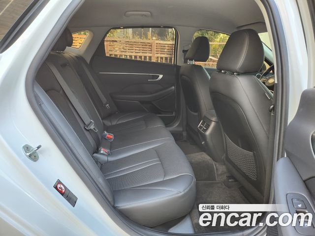 Hyundai Sonata (DN8) 2.0 Premium Family 2021 — фото 15