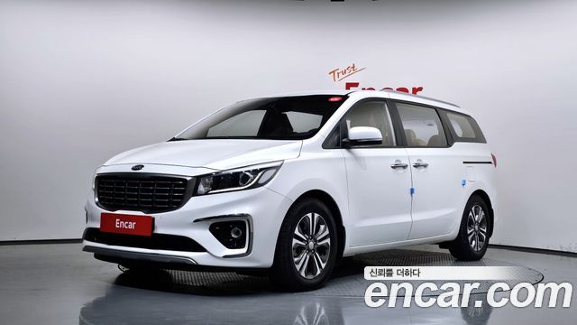 Kia Carnival 9-Seater Luxury