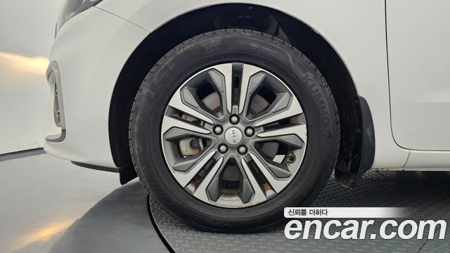 Kia Carnival 9-Seater Luxury 2020 — фото 5
