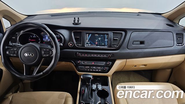 Kia Carnival 9-Seater Luxury 2020 — фото 7