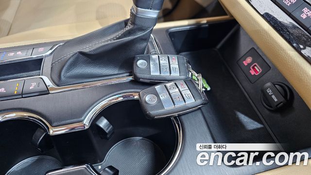 Kia Carnival 9-Seater Luxury 2020 — фото 17
