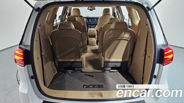 Kia Carnival 9-Seater Luxury 2020 — фото 18