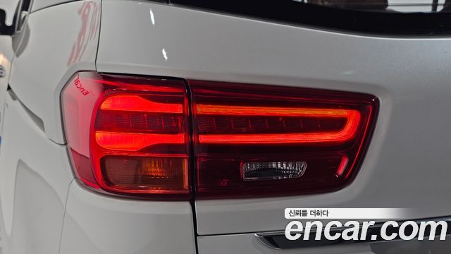 Kia Carnival 9-Seater Luxury 2020 — фото 23