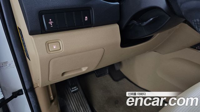 Kia Carnival 9-Seater Luxury 2020 — фото 27