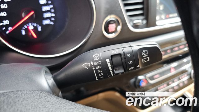 Kia Carnival 9-Seater Luxury 2020 — фото 28