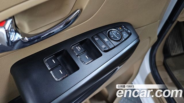 Kia Carnival 9-Seater Luxury 2020 — фото 29