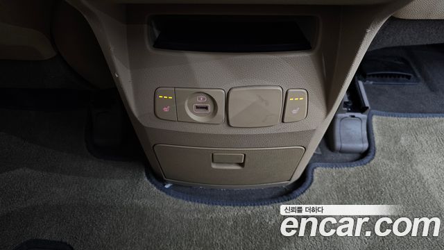 Kia Carnival 9-Seater Luxury 2020 — фото 31