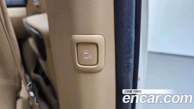Kia Carnival 9-Seater Luxury 2020 — фото 32