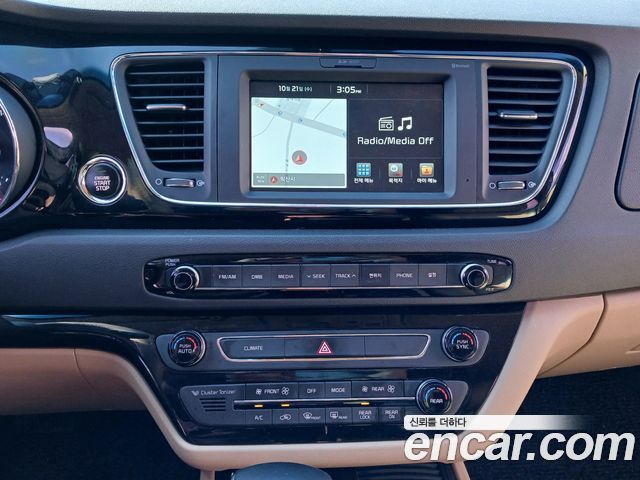 Kia Carnival 9-seater Hi-Limousine Prestige 2017 — фото 7