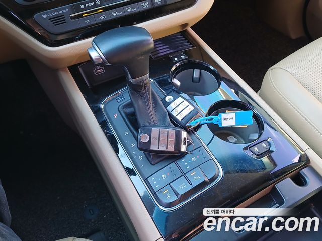Kia Carnival 9-seater Hi-Limousine Prestige 2017 — фото 9