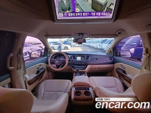 Kia Carnival 9-seater Hi-Limousine Prestige 2017 — фото 17