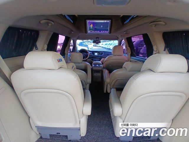 Kia Carnival 9-seater Hi-Limousine Prestige 2017 — фото 18
