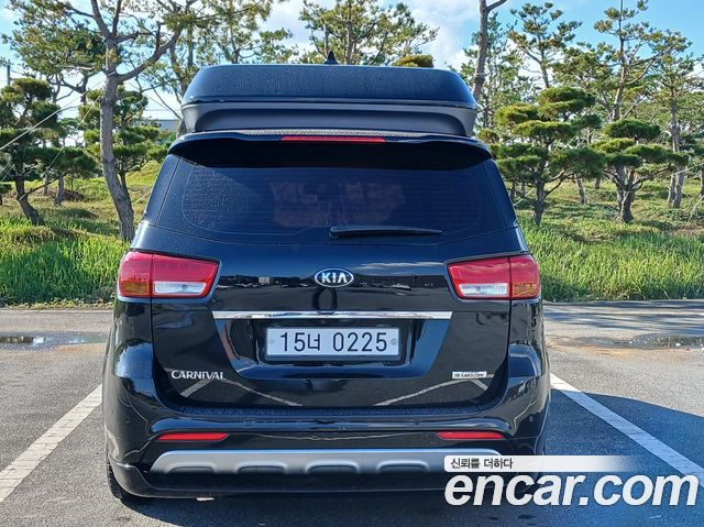 Kia Carnival 9-seater Hi-Limousine Prestige 2017 — фото 20