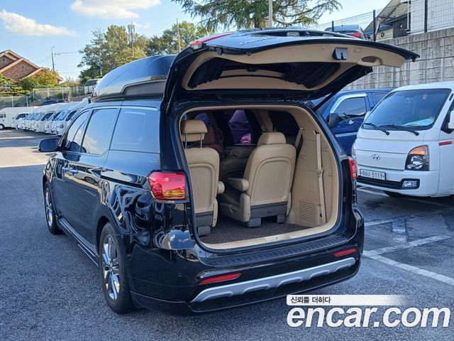 Kia Carnival 9-seater Hi-Limousine Prestige 2017 — фото 23