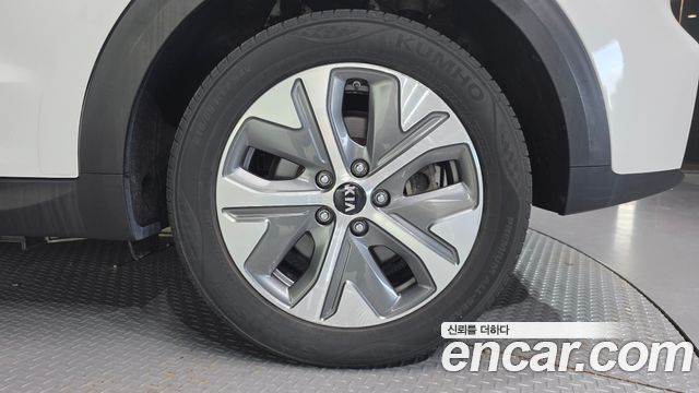 Kia Niro EV Noblesse 2019 — фото 5