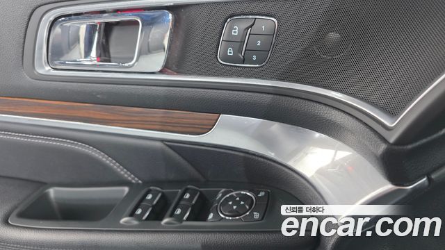 Ford Explorer 2.3 Limited 4WD 5th 2018 — фото 12