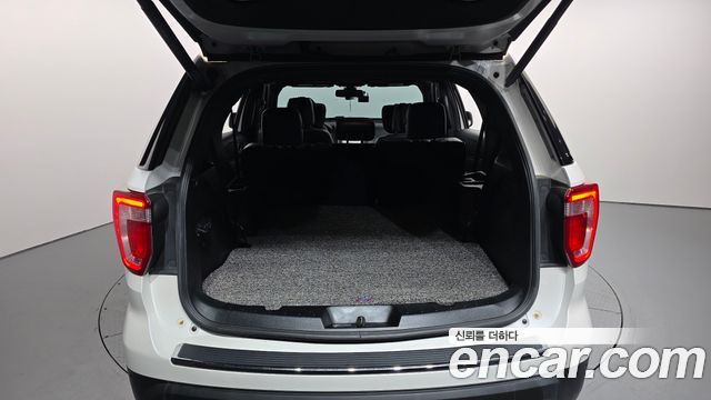Ford Explorer 2.3 Limited 4WD 5th 2018 — фото 19