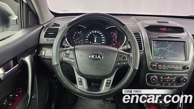 Kia Sorento R Diesel 2.0 2WD Limited 2013 — фото 13