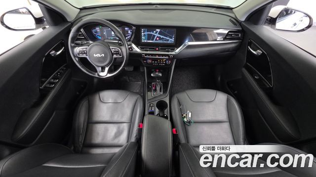Kia Niro 1.6 HEV Prestige 2022 — фото 7