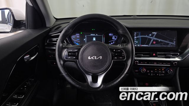 Kia Niro 1.6 HEV Prestige 2022 — фото 13