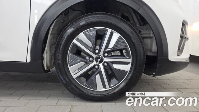 Kia Niro 1.6 HEV Prestige 2022 — фото 21