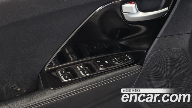Kia Niro 1.6 HEV Prestige 2022 — фото 30