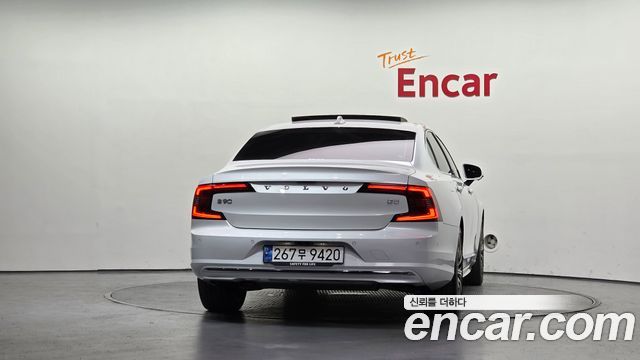 Volvo S90 B5 Ultimate Bright 2023 — фото 4