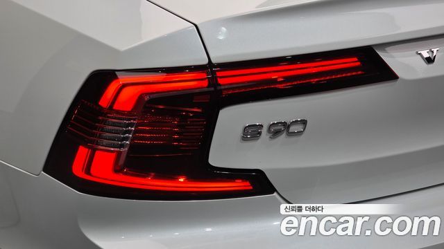 Volvo S90 B5 Ultimate Bright 2023 — фото 23