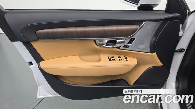 Volvo S90 B5 Ultimate Bright 2023 — фото 24