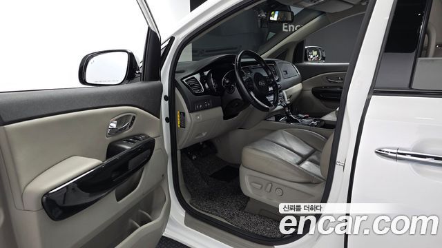 Kia Carnival 9-seater Noblesse 2018 — фото 10