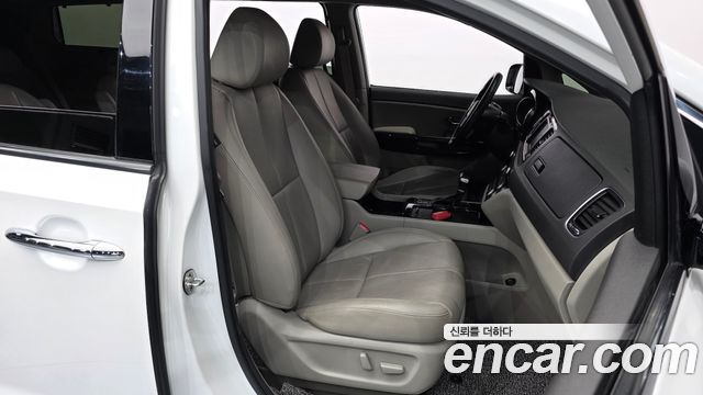 Kia Carnival 9-seater Noblesse 2018 — фото 11