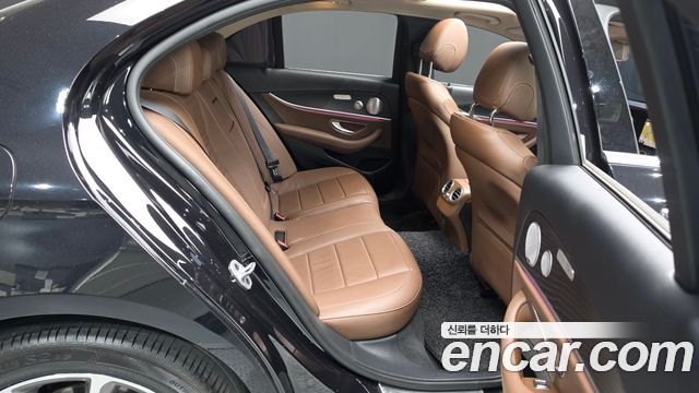 Mercedes-Benz E-Class (W213) E300 4MATIC Avnatgarde 2019 — фото 11