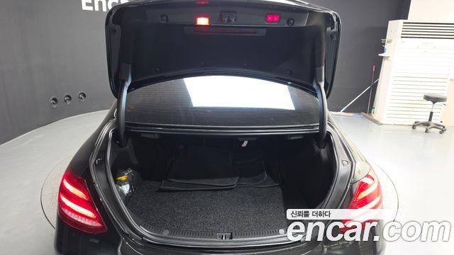 Mercedes-Benz E-Class (W213) E300 4MATIC Avnatgarde 2019 — фото 20