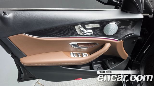 Mercedes-Benz E-Class (W213) E300 4MATIC Avnatgarde 2019 — фото 24