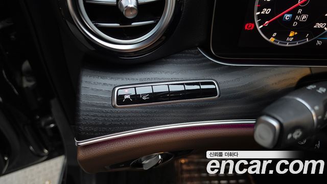 Mercedes-Benz E-Class (W213) E300 4MATIC Avnatgarde 2019 — фото 36