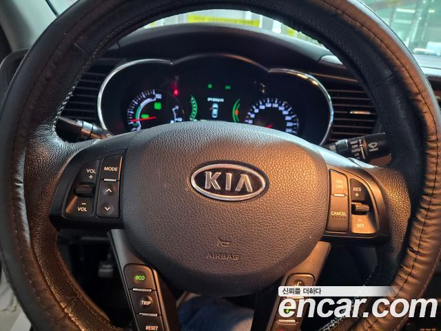Kia K5 Hybrid Noblesse 2012 — фото 22