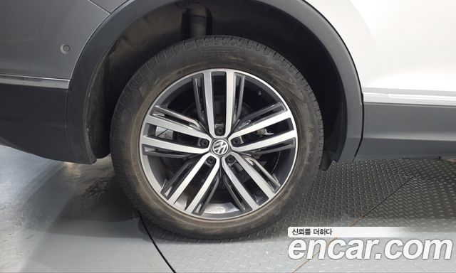 Volkswagen Tiguan Allspace 2.0 TDI Prestige 2020 — фото 5