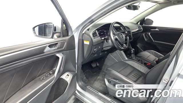 Volkswagen Tiguan Allspace 2.0 TDI Prestige 2020 — фото 10