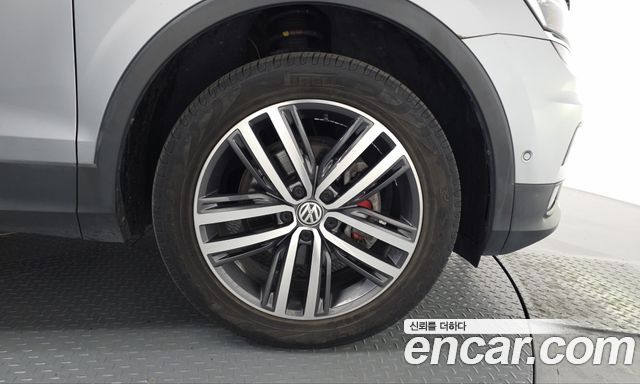 Volkswagen Tiguan Allspace 2.0 TDI Prestige 2020 — фото 21