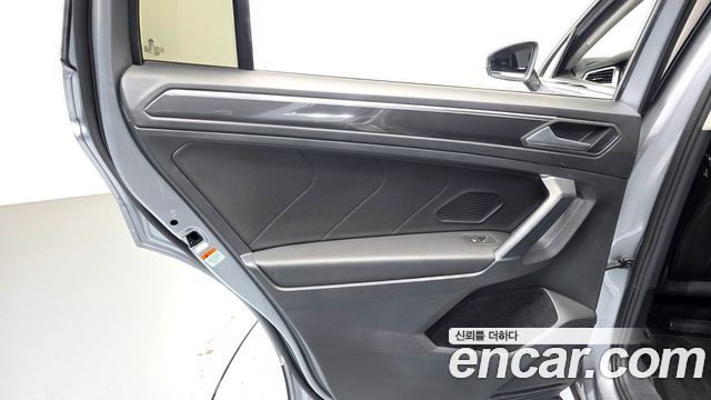 Volkswagen Tiguan Allspace 2.0 TDI Prestige 2020 — фото 25