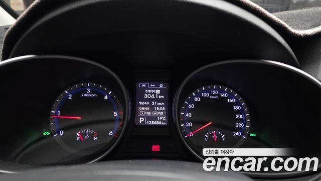 Hyundai Santa Fe (DM) Diesel(e-VGT) 2.0 2WD Premium 2013 — фото 8