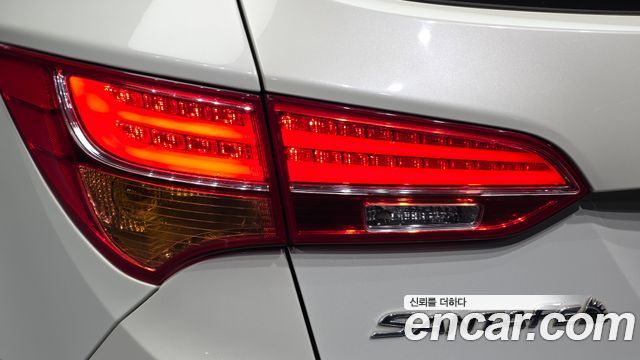 Hyundai Santa Fe (DM) Diesel(e-VGT) 2.0 2WD Premium 2013 — фото 23