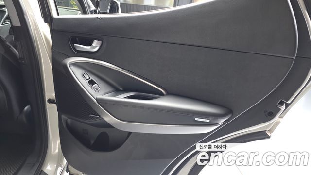 Hyundai Santa Fe (DM) Diesel(e-VGT) 2.0 2WD Premium 2013 — фото 25