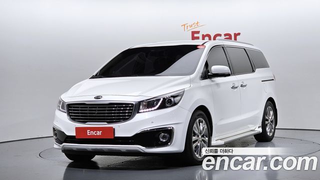 Kia Carnival 9-seater Noblesse