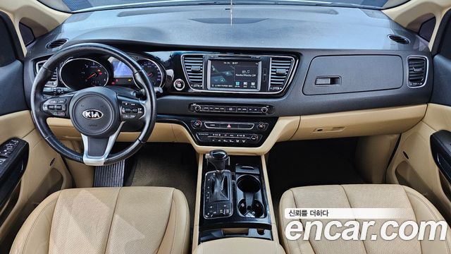 Kia Carnival 9-seater Noblesse 2016 — фото 7