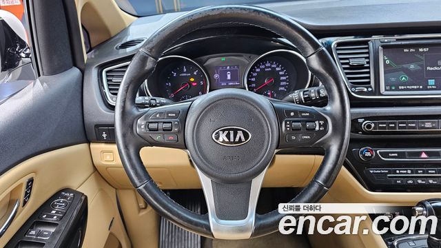 Kia Carnival 9-seater Noblesse 2016 — фото 13