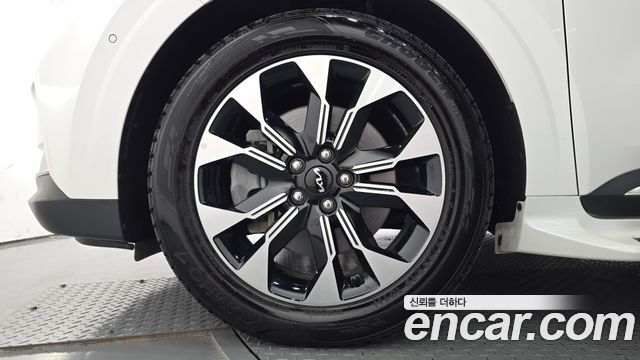 Kia Carnival (IV) Gasoline 9-Seater Signature 2023 — фото 5