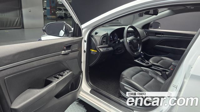 Hyundai Avante (AD) 1.6 GDI Value Plus 2018 — фото 10