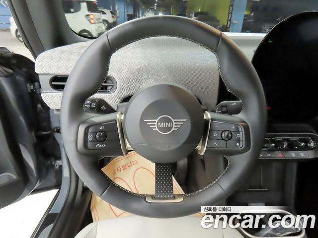 MINI Cooper S Convertible (IV) Favoured 2025 — фото 15